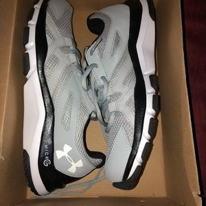 👟Under Amour Men’s Strive 6👟